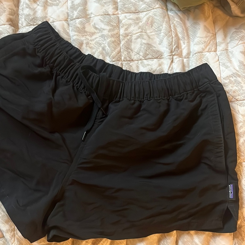 Patagonia black shorts size medium water proof